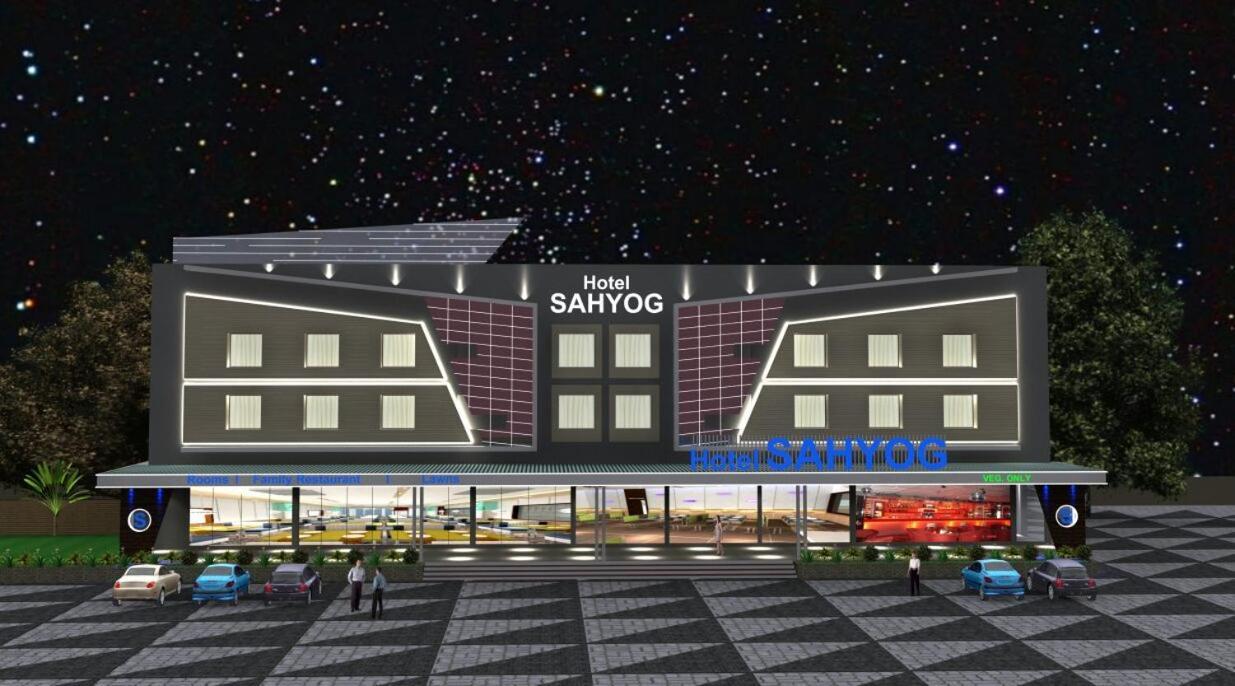 Hotel Sahyog & Rooms Surat Dış mekan fotoğraf