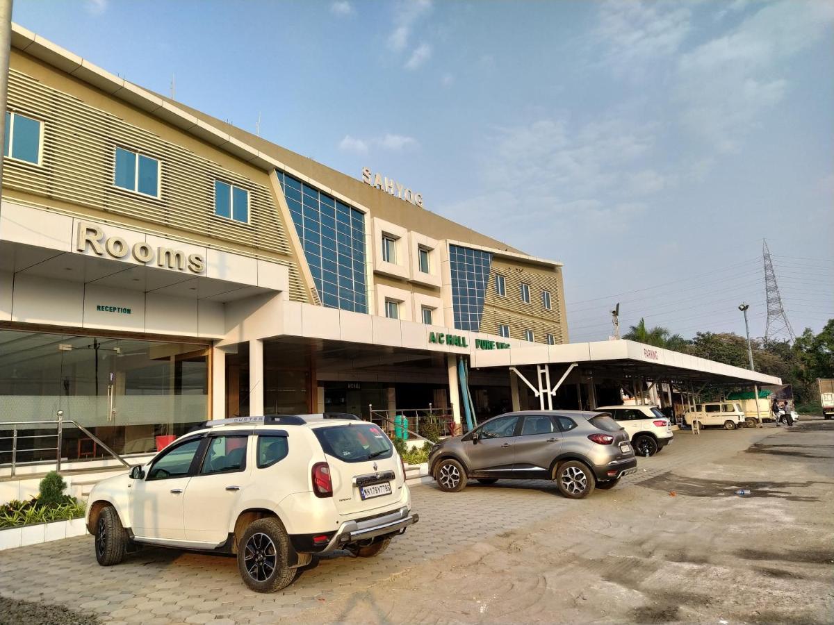 Hotel Sahyog & Rooms Surat Dış mekan fotoğraf